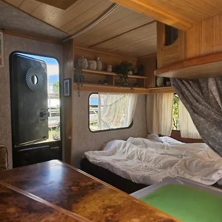 Beachfront Caravans Къмпинг