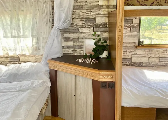 אתר קמפינג Beachfront Caravans *