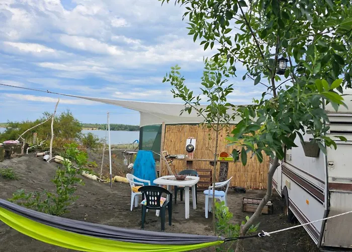 אתר קמפינג Beachfront Caravans צ'רנומורץ