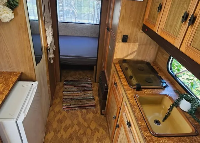 Beachfront Caravans אתר קמפינג צ'רנומורץ