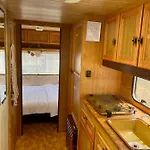 Кемпинг Beachfront Caravans
