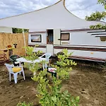 Beachfront Caravans Кемпинг *