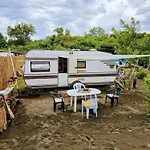 Кемпинг Beachfront Caravans Черноморец