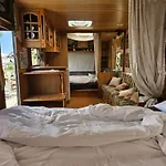 Кемпинг Beachfront Caravans Черноморец