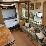 Кемпинг Beachfront Caravans