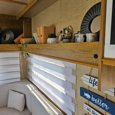 Beachfront Caravans Τσερνομόρετς