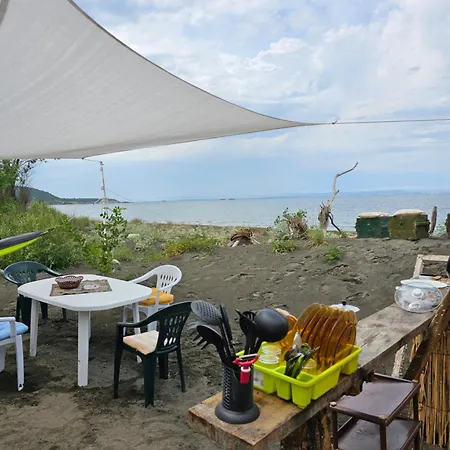 Kemping Beachfront Caravans