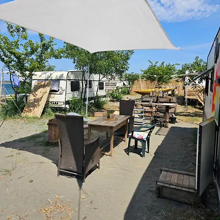 Beachfront Caravans Campeggio *