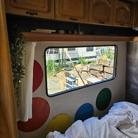 Beachfront Caravans * Τσερνομόρετς