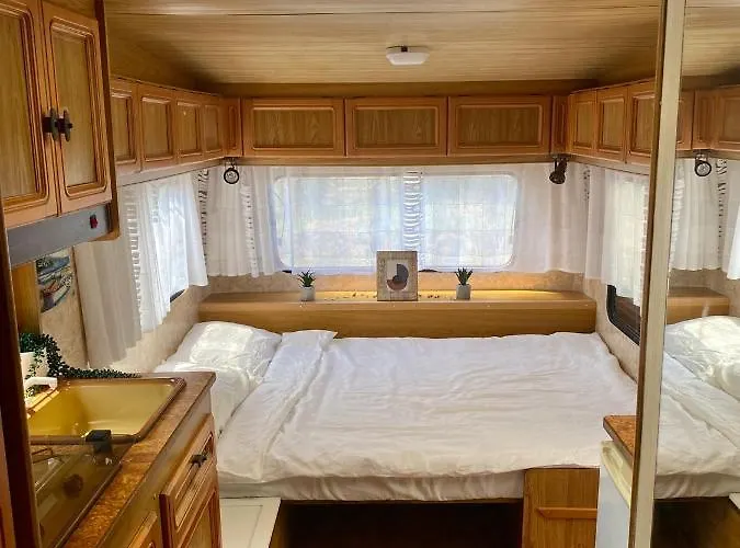 Beachfront Caravans * تشيرنوموريتس