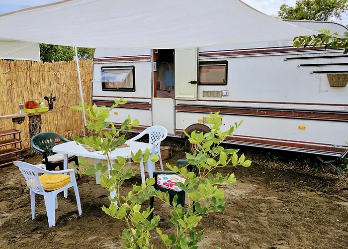 Beachfront Caravans مكان تخييم *