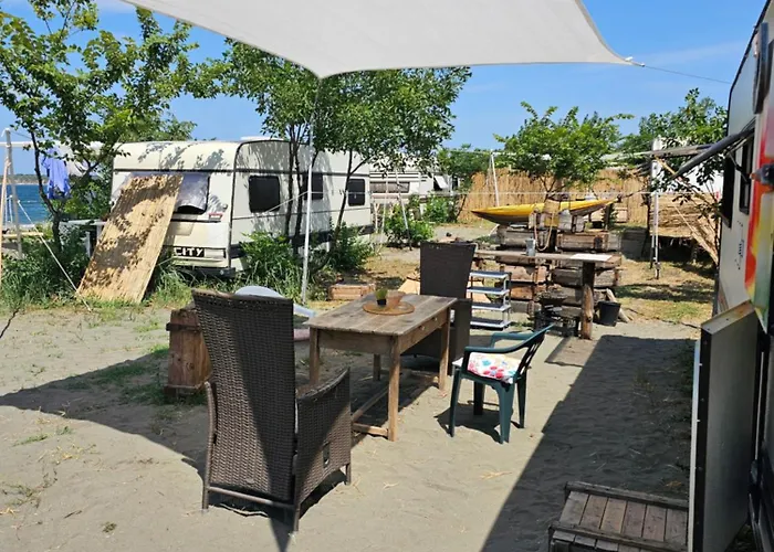 Beachfront Caravans مكان تخييم *