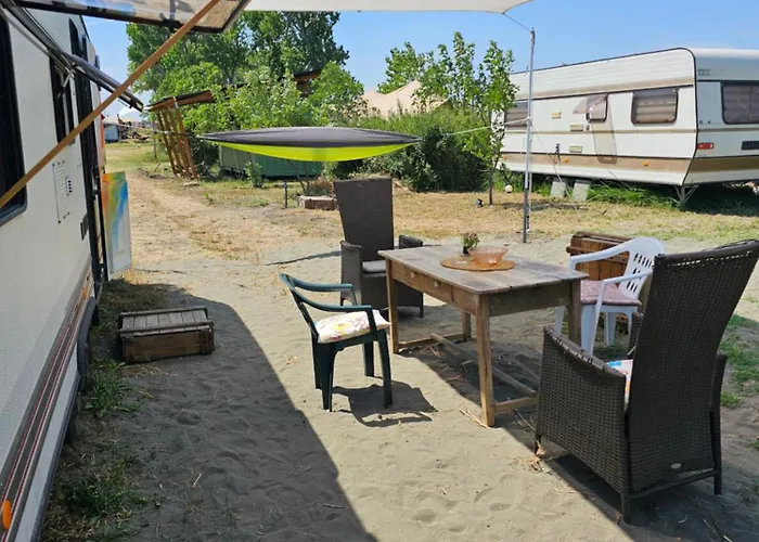 Beachfront Caravans مكان تخييم