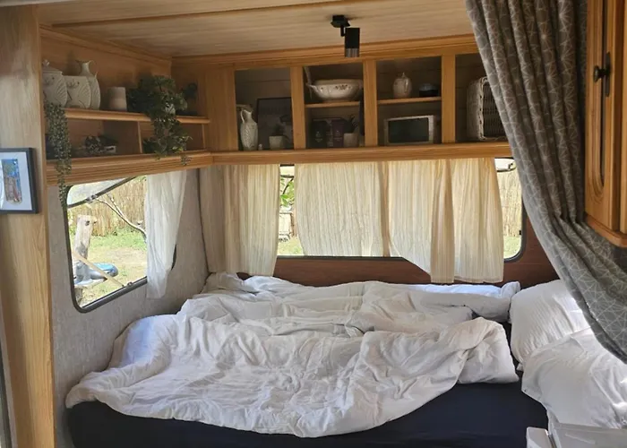 Beachfront Caravans * 체르노모레츠