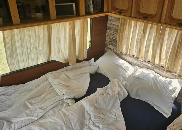 مكان تخييم Beachfront Caravans